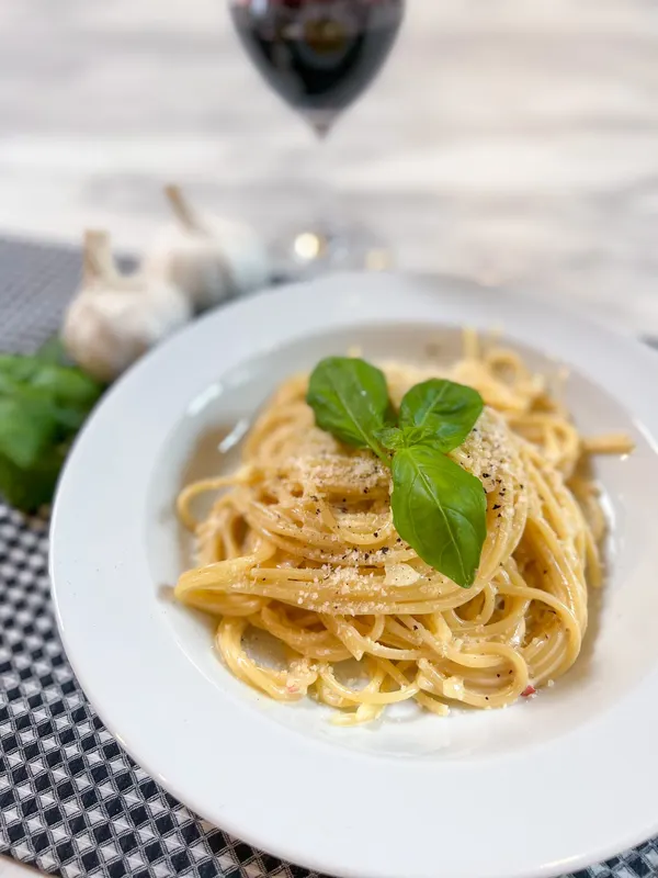Valkosipulipasta